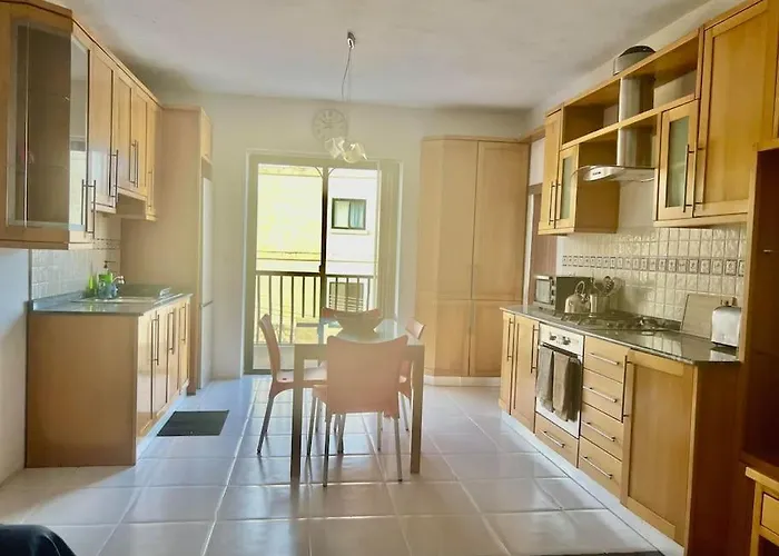 Spacious 3 Bedroom In Swatar - Birkirkara