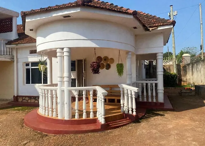 Nilebnb-1 Minute To The Hangout Furnished Kitchen, Parking And Private Patio Jinja