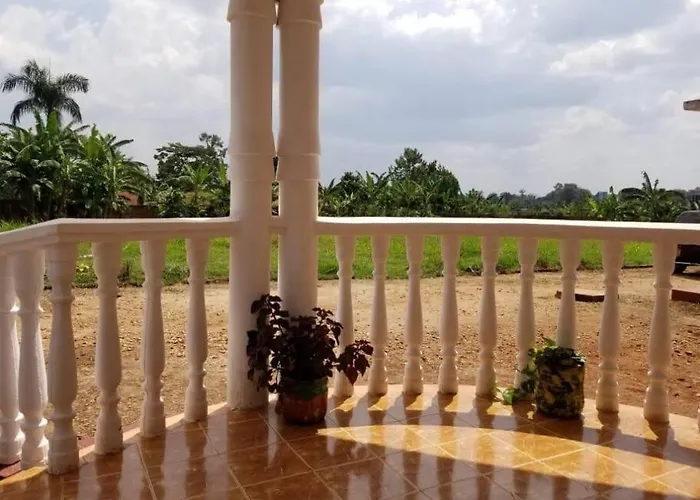 Nilebnb-1 Minute To The Hangout Furnished Kitchen, Parking And Private Patio Jinja