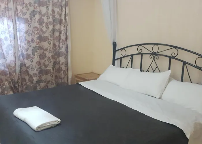 Nilebnb-1 Minute To The Hangout Furnished Kitchen, Parking And Private Patio Jinja