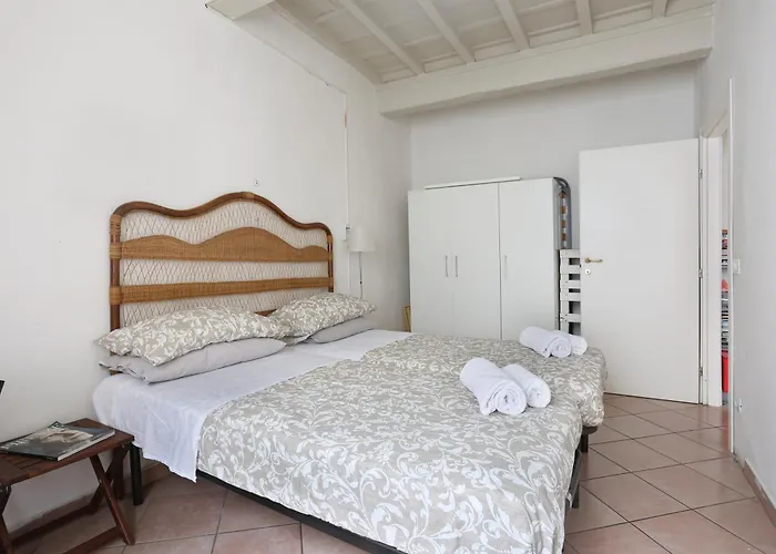 Firenze Central Room For Rent