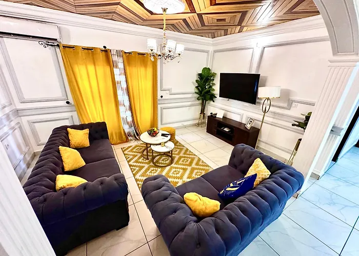 Appartement 2 Et 1 Chambres Salon Balcon Canal Sat Wifi Netflix Parking Gardien 24 Sur 24 Douala