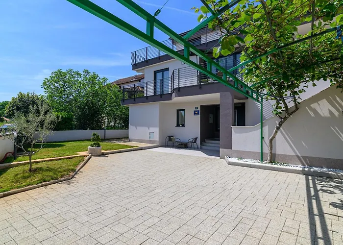 Apartment Graz By Interhome Rovinj