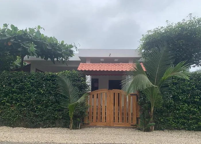 Villa Victoria Bosques De Olón