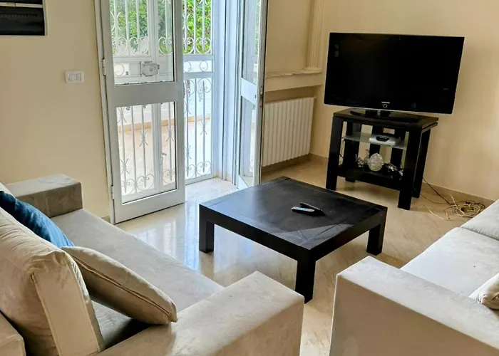 Etage De Villa Spacieux Aux Jardins De La Soukra El Aouina