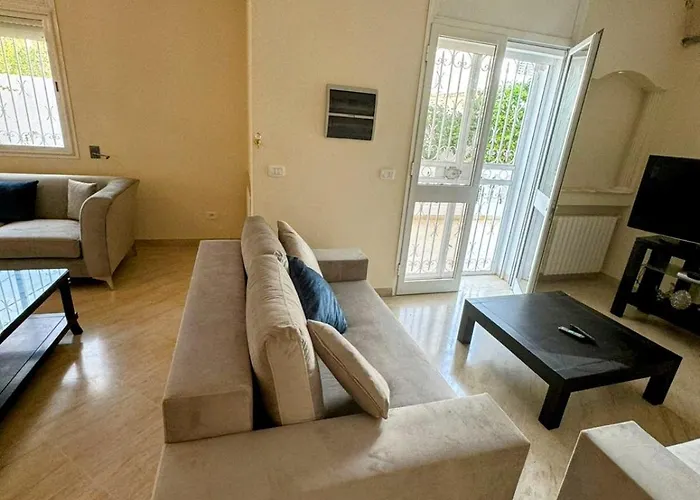 Etage De Villa Spacieux Aux Jardins De La Soukra El Aouina