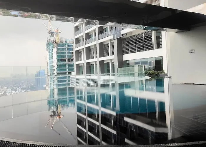 64F Spacious 1 Bedroom Nice View Pool Sauna Gym Manila