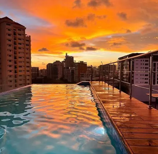 Apartmento En El Corazon De La Ciudad Con Piscina Infinita Y Vista Al Mar Santo Domingo