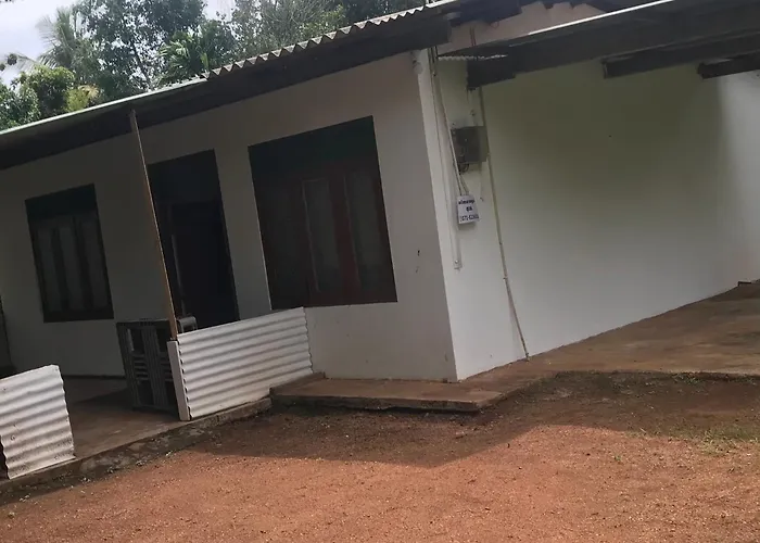 Tharuja Holiday Home Anuradhapura