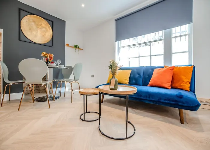 2 Bedroom Flat Next To Brighton Beach