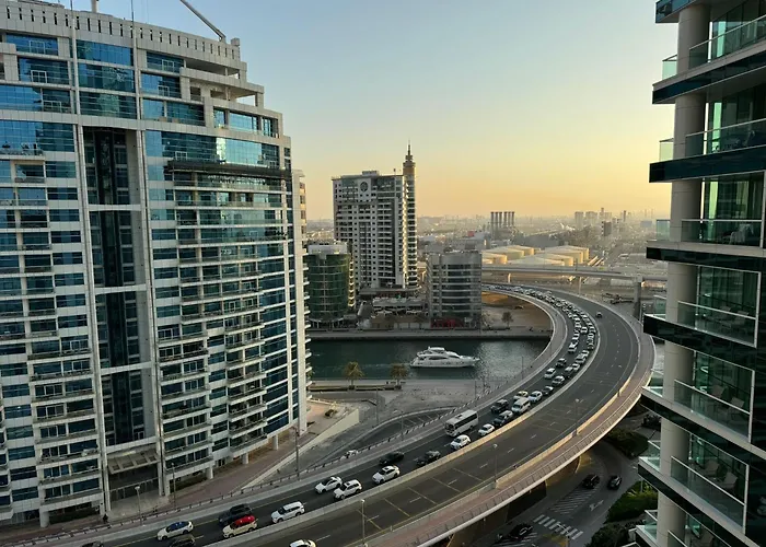 Lovely 3Bhk With Private Beach Dubai