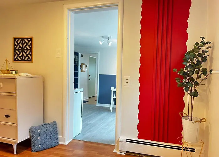 Ferienwohnung Stylish 1-Bdrm Prime Location, Unit 2 Halifax
