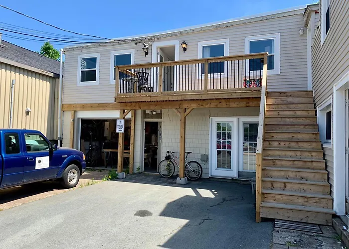 Ferienwohnung Stylish 1-Bdrm Prime Location, Unit 2 Halifax