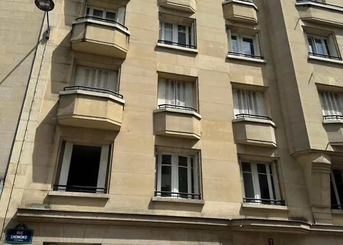 Studio Entierement Renove Au Coeur De Paris