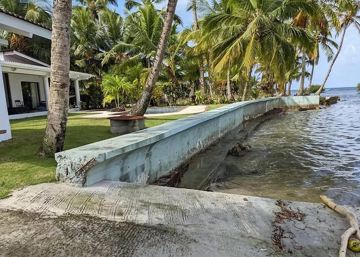 Entire Villa With Pool In Front Of Beach! Portobelo