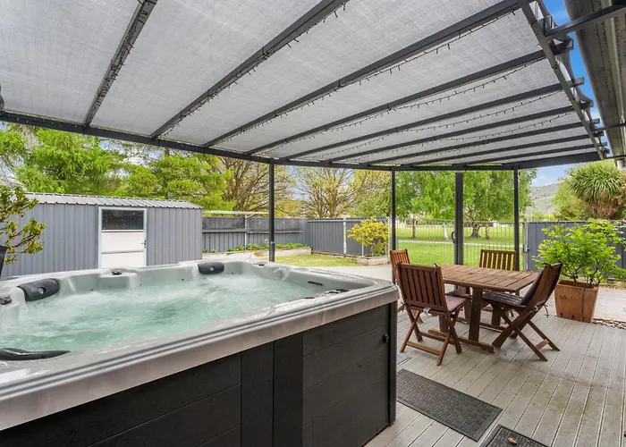 Greenways Escape - Cromwell Holiday Home