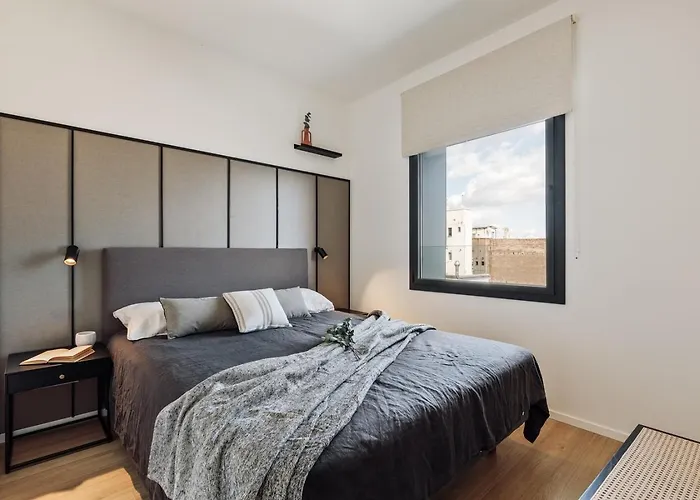 Serrat - 1 Bedroom And Office In Poblenou Barcelona