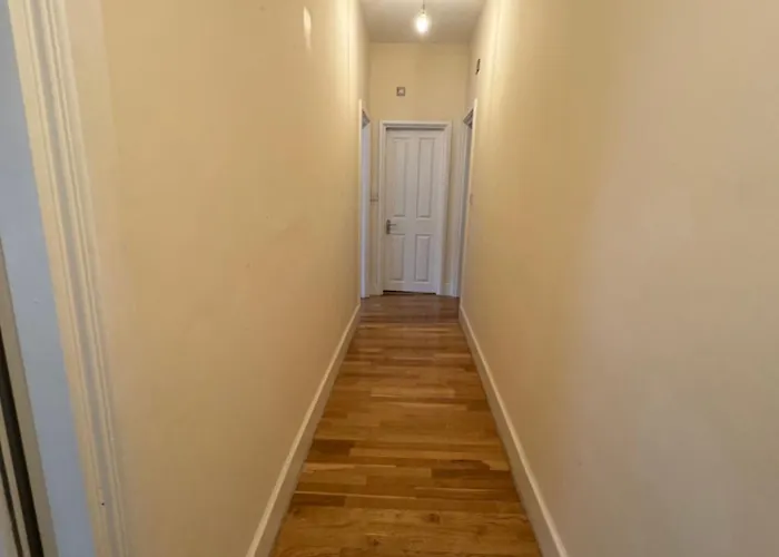 Super Central Clapham Junction Flat London
