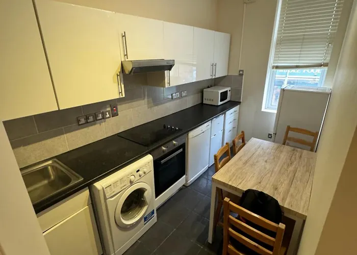 Super Central Clapham Junction Flat London