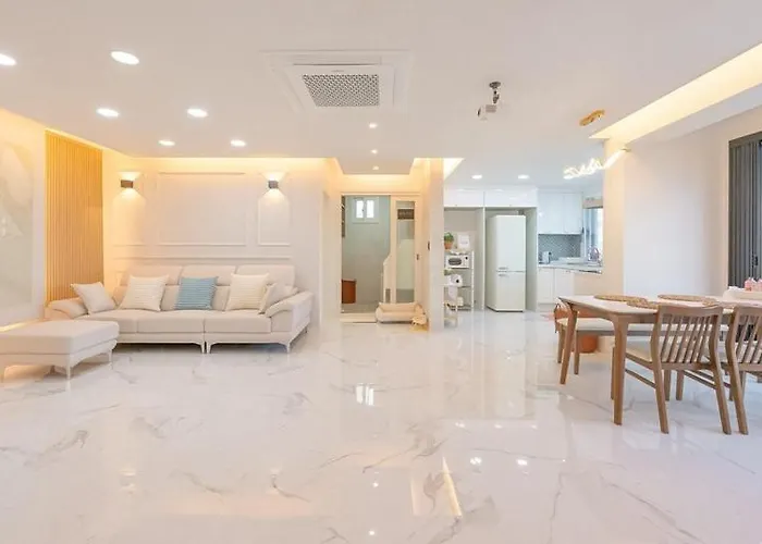 Yeosu The Today Dog Private Pension