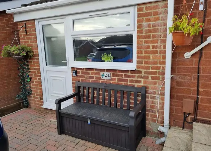 Studio Near Beach Garden Parking PetsOK Sunderland 