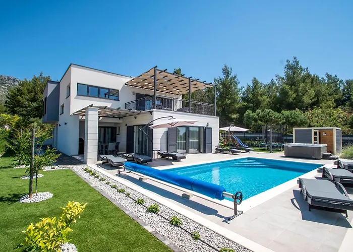 Cozy Home In Orebic With Jacuzzi