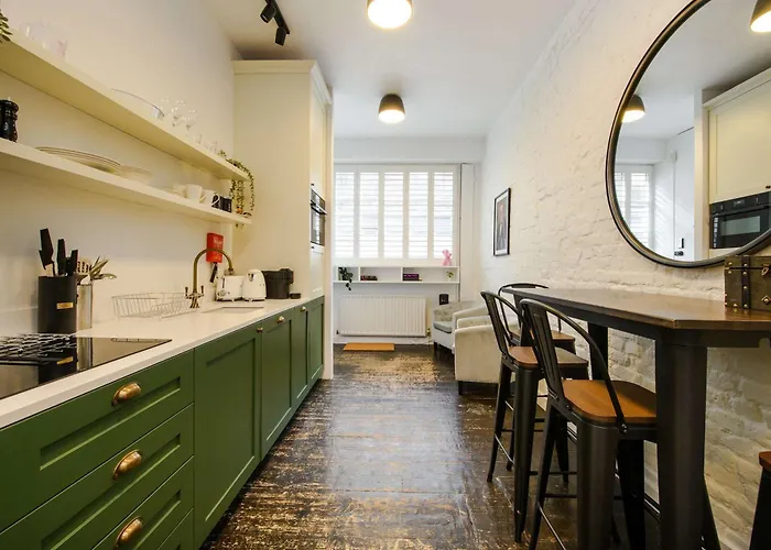 Ferienwohnung The Cheeky Hideaway-Borough- By Frankie Says London