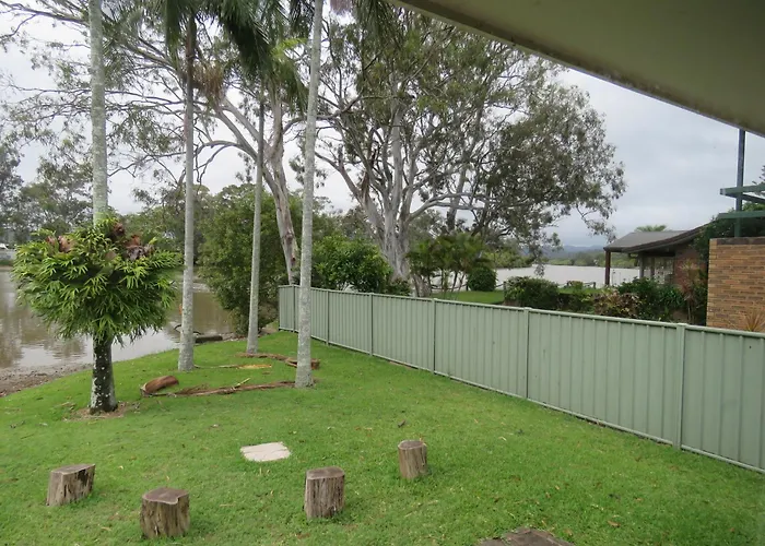 Waterfront House In Currumbin Gold Coast