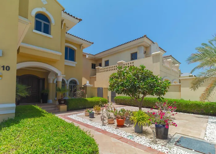 Private Pool & Direct Beach Access-4Bdr Villa Dubai