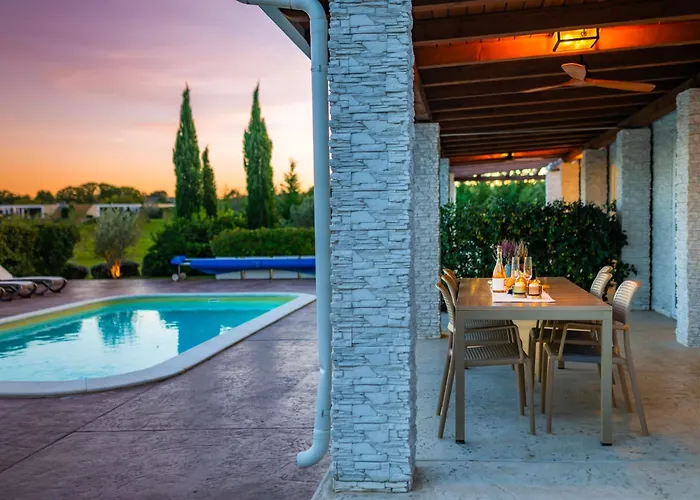 Villa Almond Nin