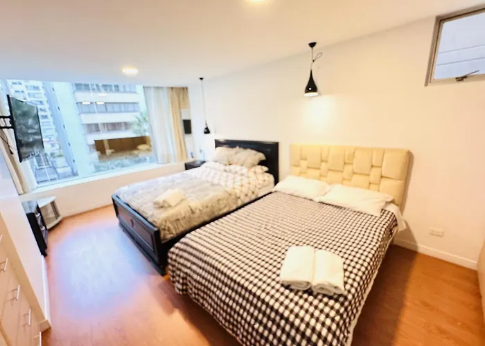 Departamento Amplio Para Familias, De Lujo 3 Habitaciones, 4 Banos, 6 Camas, 10 Personas, Wifi, 2 Parqueaderos Republica De El Salvador Plaza Kendo Quito