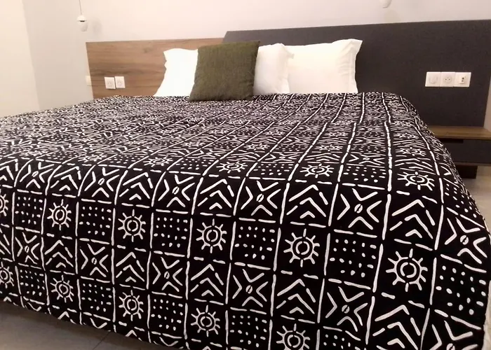 Hotel C I S Lomé