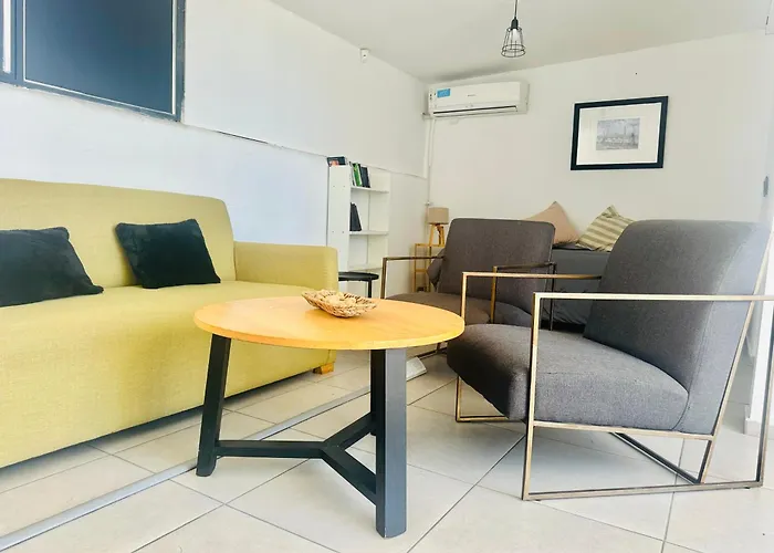 Duplex En Peatonal Km 0 De Mendoza - Inmejorable Ubicacion - Cochera Incluida
