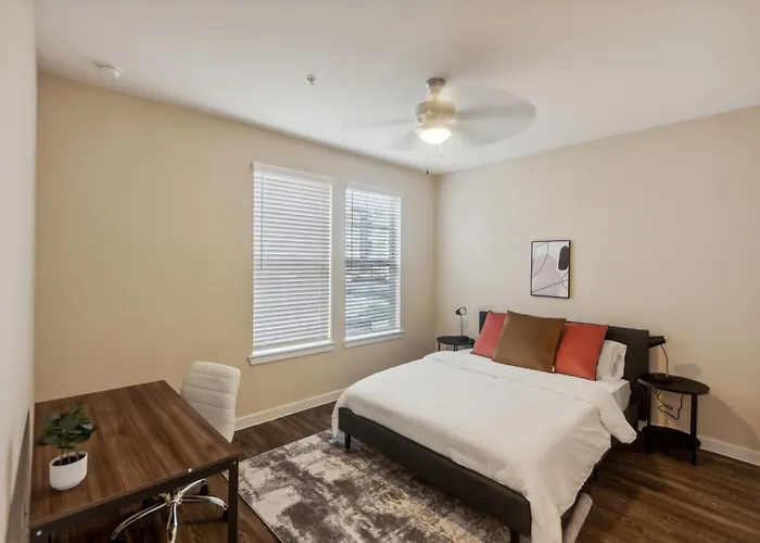 Cullen 6103 I New Construction 1Bd Apt I Gated Houston
