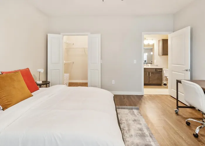 C Creek 7206 I New Construction 1Bd Apt I Gated Houston
