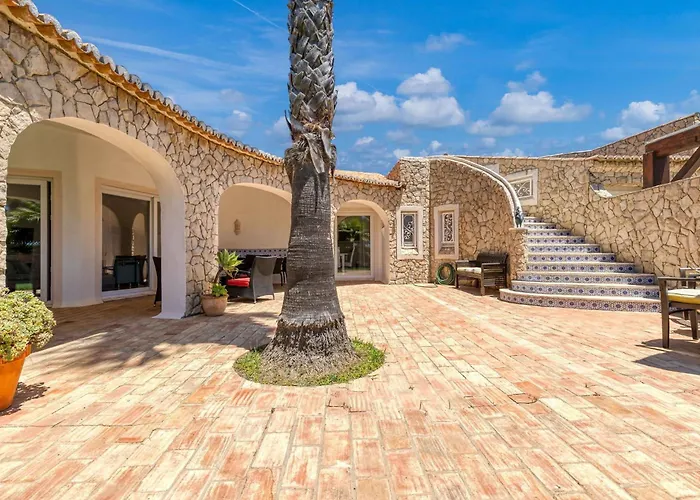 Golfinhos - Magnificent & Spacious 5 Bedroom Villa Carvoeiro 