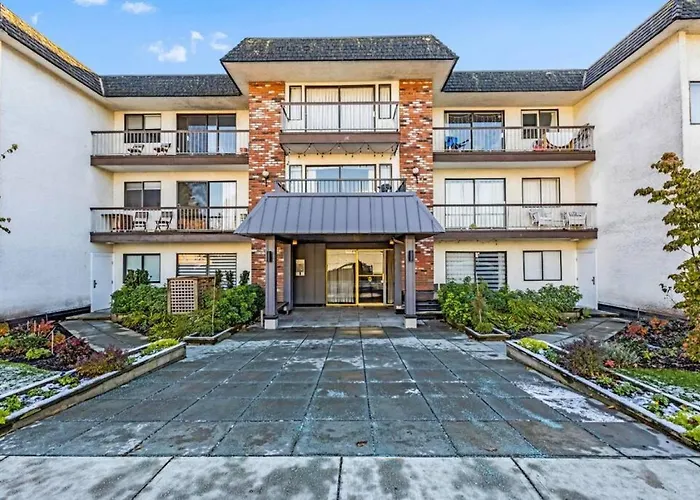 Adorable 1-Bedroom Apartment On Kitsilano Beach Vancouver