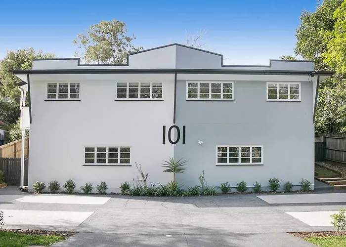 Milton Mews Blue Studio Pets Deck Brisbane