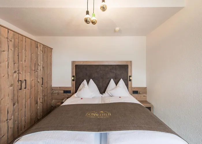 S O N N L E I T E N Alpin Hotel Steinhaus
