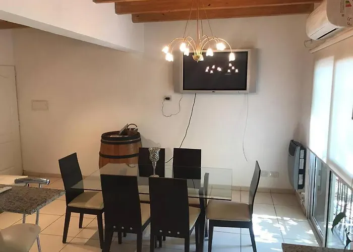 Ferienwohnung Amplio Departamento En La Mejor Zona De Mendoza