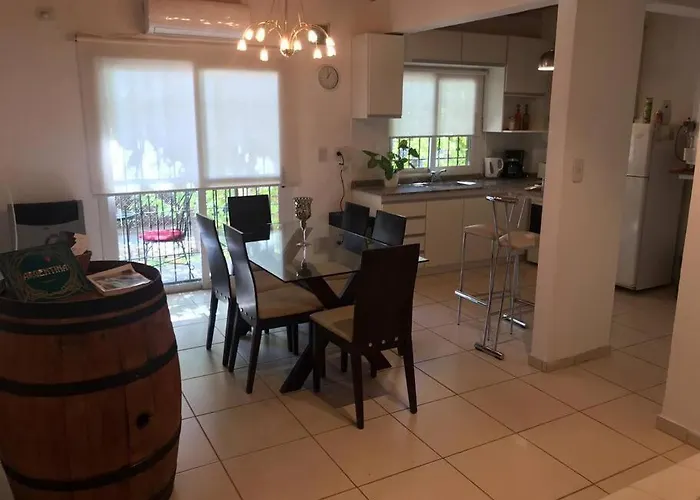 Ferienwohnung Amplio Departamento En La Mejor Zona De Mendoza