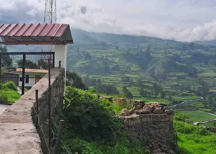 Casa Con Impresionante Vista A Las Montanas Y Cascada En Canta