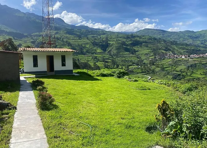 Casa Con Impresionante Vista A Las Montanas Y Cascada En Canta