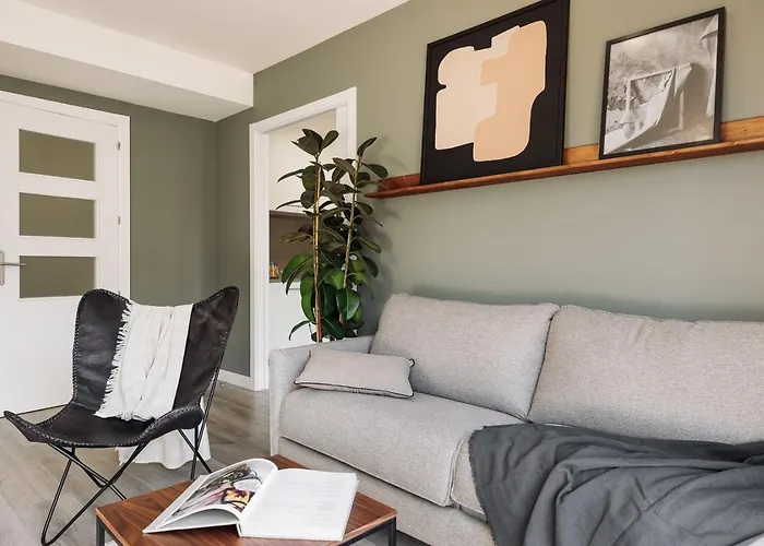 Oreneta - 1 Bedroom And Pool In Les Corts Barcelona