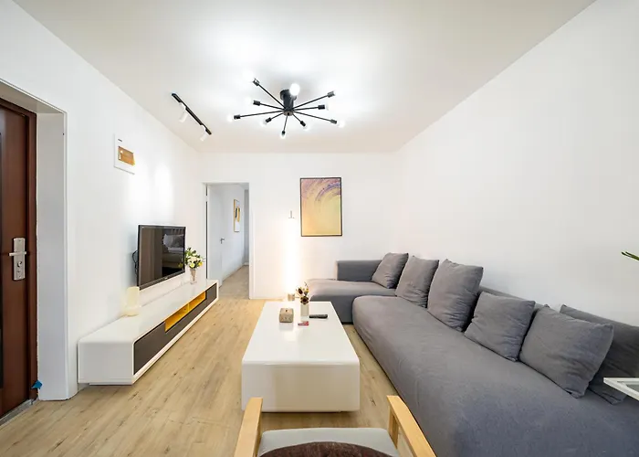 Jinan Apt,3 Bedrooms,2 Bathrooms,Jing'An District Shanghai