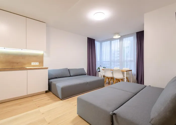 Гв Ввв!13-131 Nivki Park Spacious, Beresteiskyi 76B, Kyiv, Nyvky Metro Nearby, Stunning City View, 15 Kw Backup Power, Petrovdom Apartment