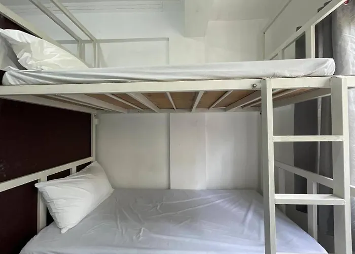 Lawton Residences Studio Room 2K - 4 Pax Manila