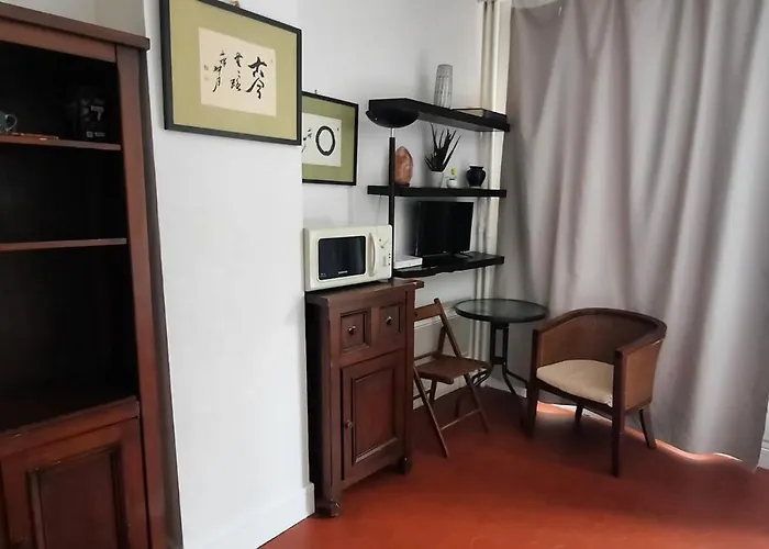 Studio Rue St Martin Paris
