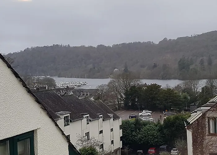 Bowness On Windermere, Excellent Apartment For 4 With Parking