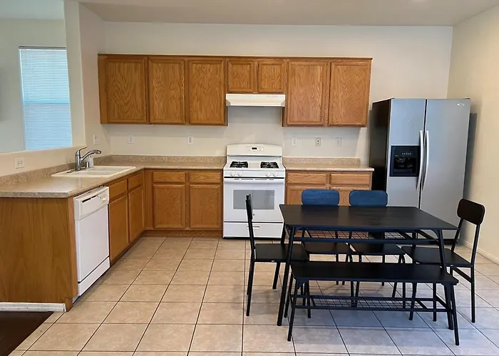 Extended Stay 3 Or 4 Beds Cozy Smart Home Living Las Vegas